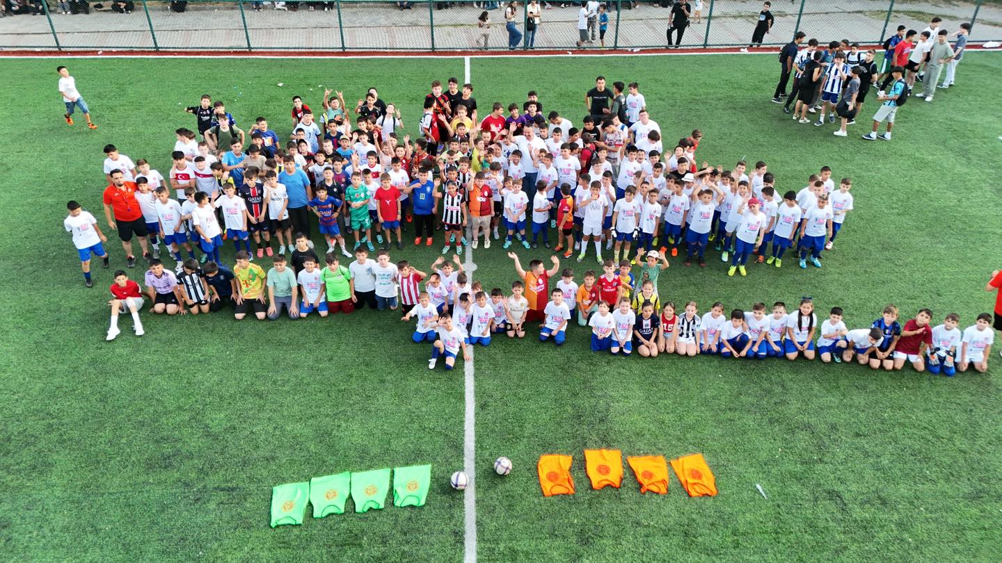 Sandıklı'da 7. Geleneksel Sokak Futbol Turnuvası Coşkuyla Başladı